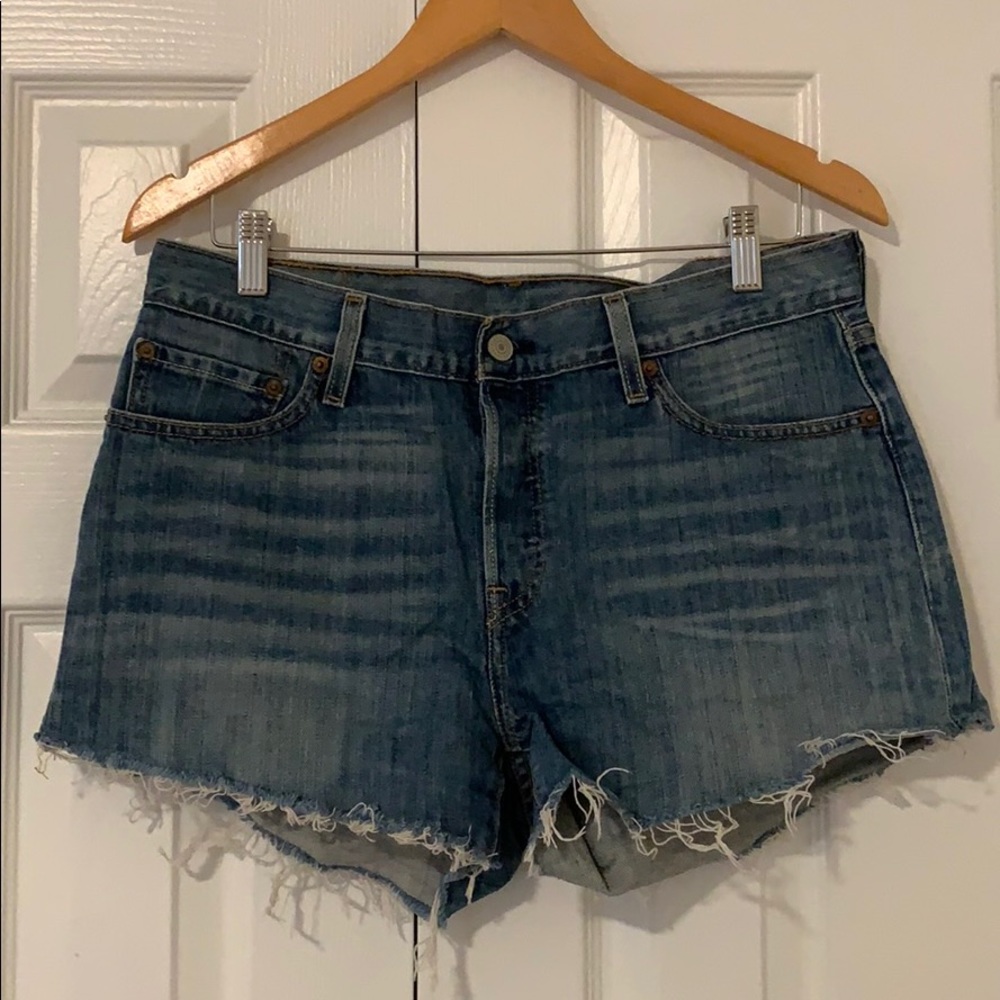 Levi’s 501 Cut-Off Shorts